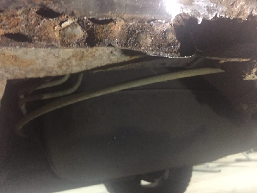 Фото повреждений бампера Toyota