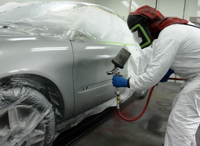 Процесс полной покраски кузова автомобиля на фото АвтосервисПрофи