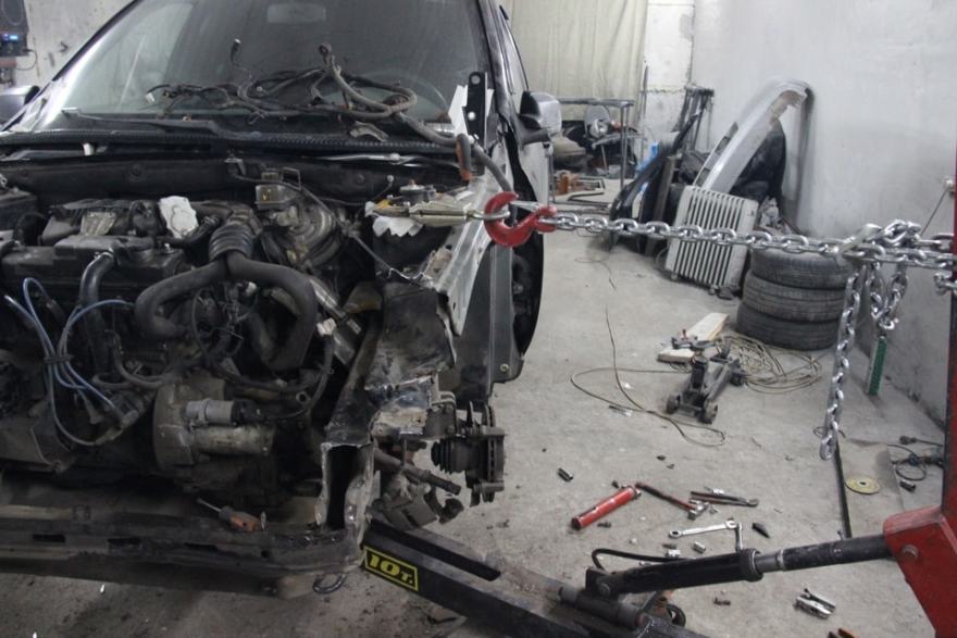 Фото стапельных работ в «АвтосервисПрофи»